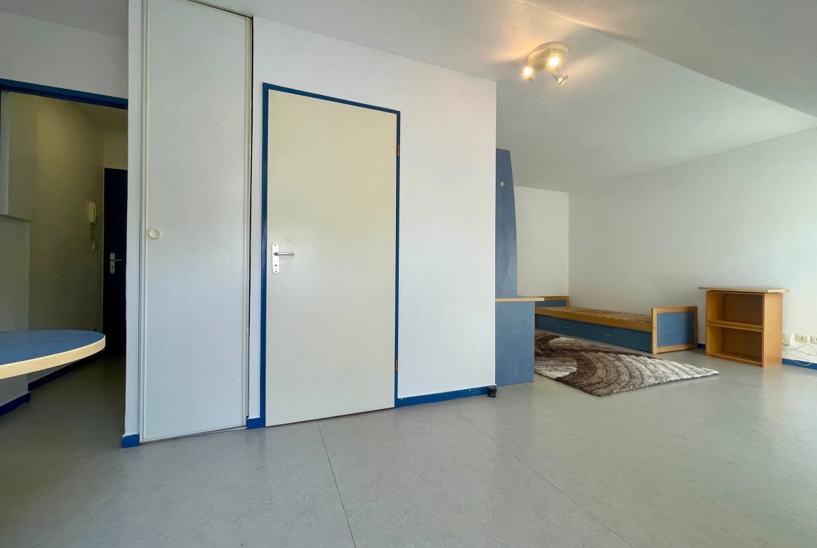 Studio de 26 m² à Amiens avec parking, idéal investissement 