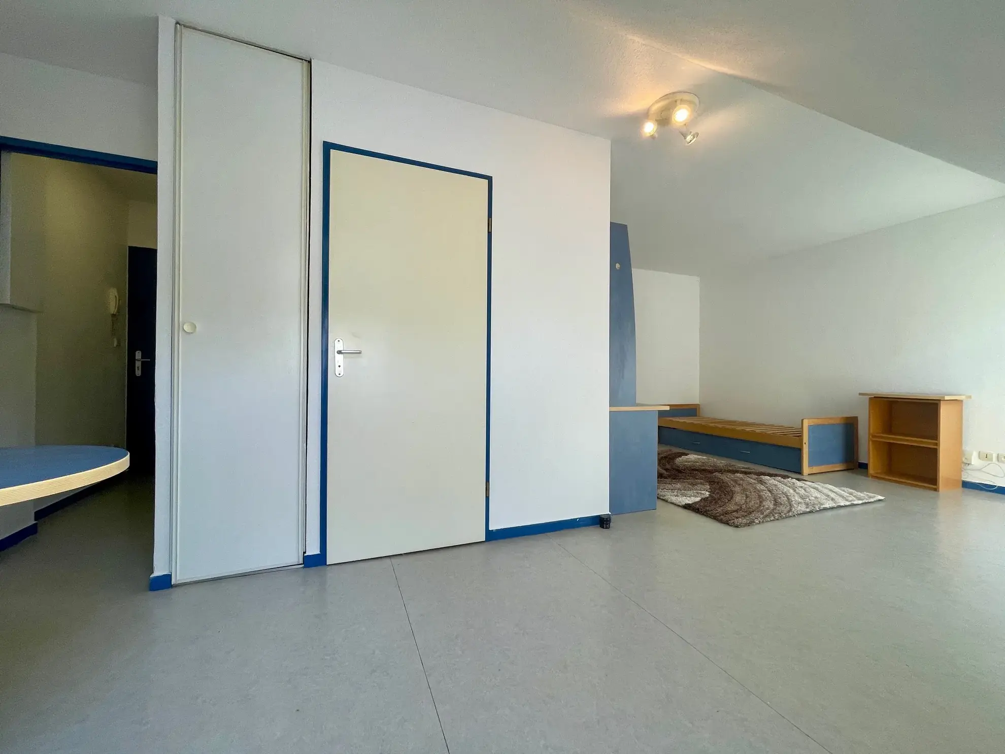 Studio de 26 m² à Amiens avec parking, idéal investissement 