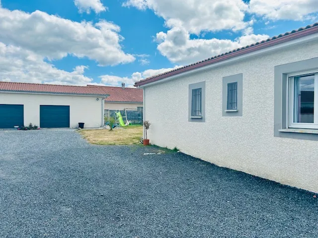 Maison à vendre à Saint Lezer : 120 m² avec 4 chambres, garage et terrain arboré 