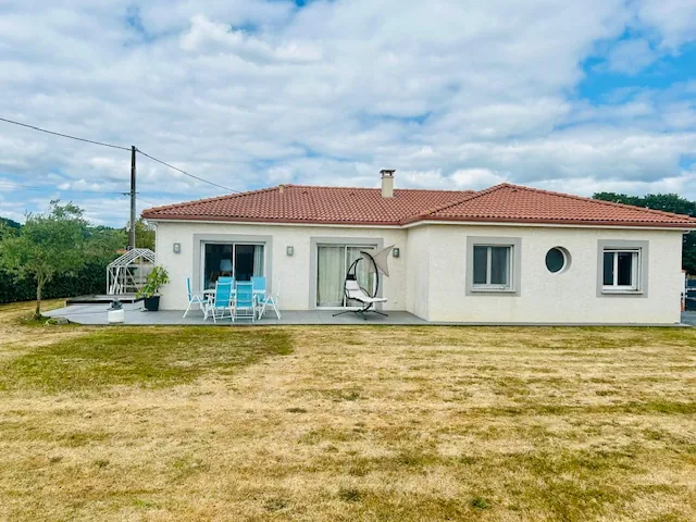 Maison à vendre à Saint Lezer : 120 m² avec 4 chambres, garage et terrain arboré 