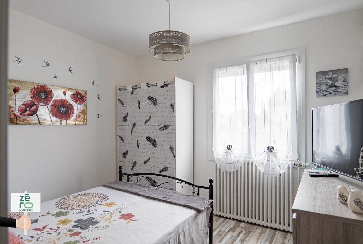 Maison à Luçon avec sous-sol complet, 4 chambres, terrain clos, prêt à emménager 
