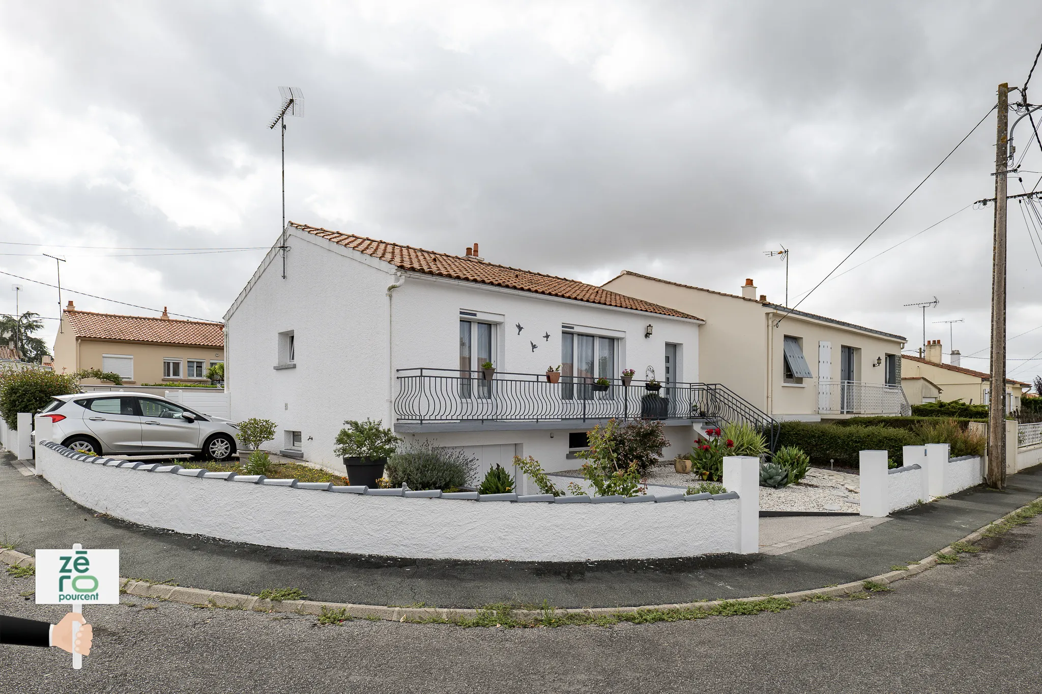Maison à Luçon avec sous-sol complet, 4 chambres, terrain clos, prêt à emménager 