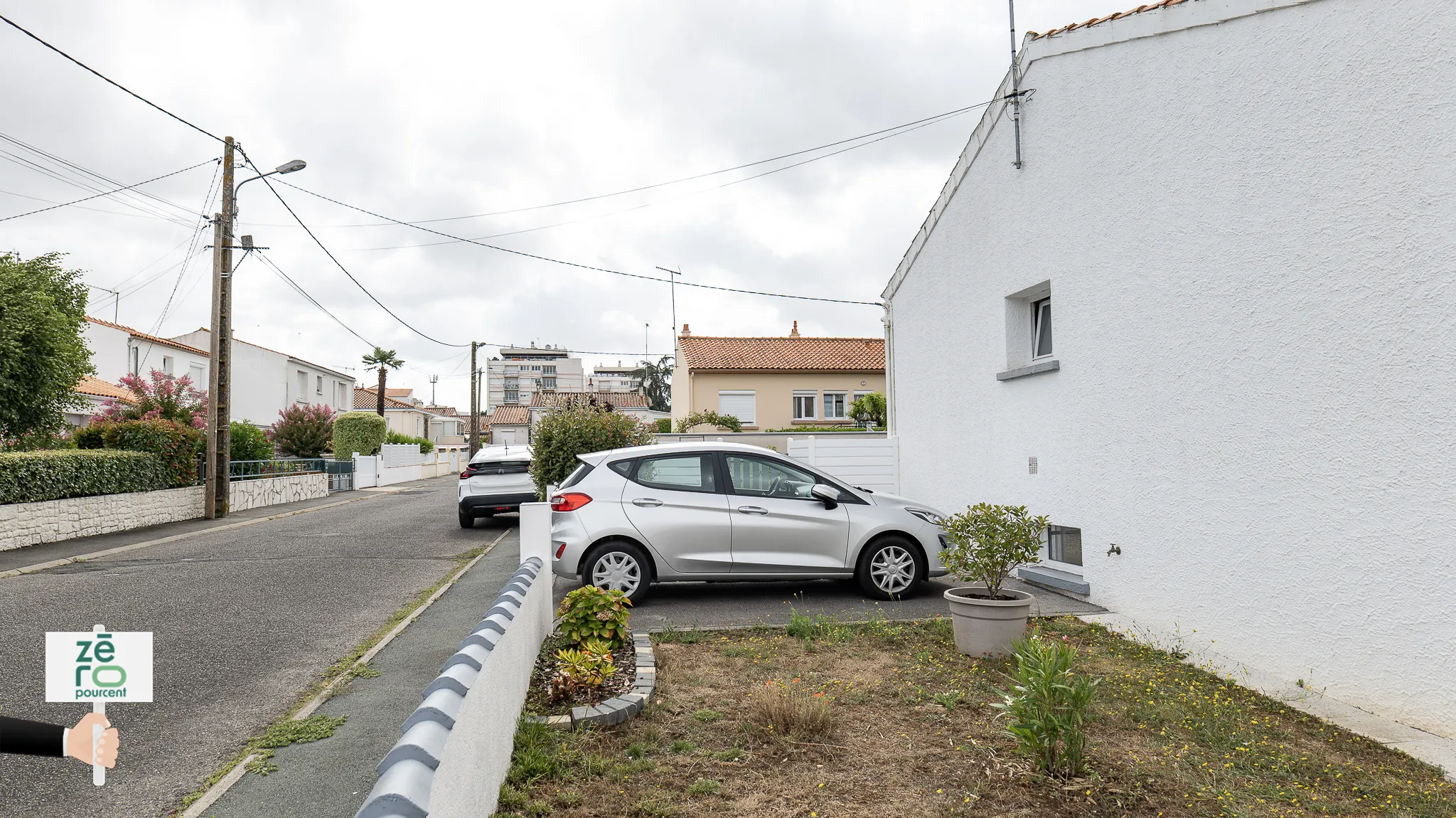 Maison à Luçon avec sous-sol complet, 4 chambres, terrain clos, prêt à emménager 