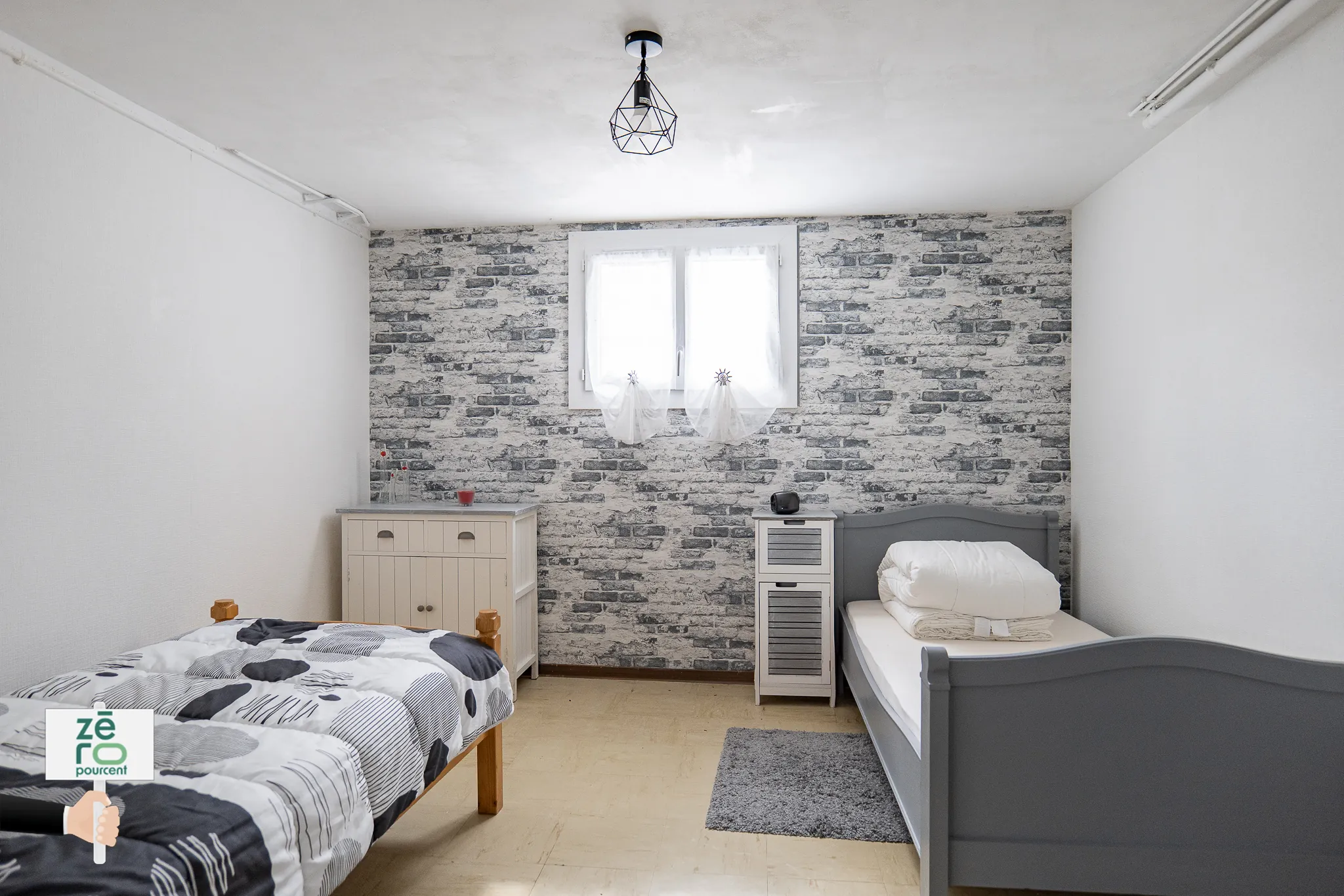 Maison à Luçon avec sous-sol complet, 4 chambres, terrain clos, prêt à emménager 