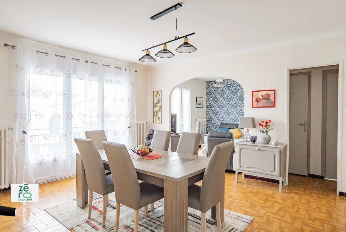 Maison à Luçon avec sous-sol complet, 4 chambres, terrain clos, prêt à emménager 