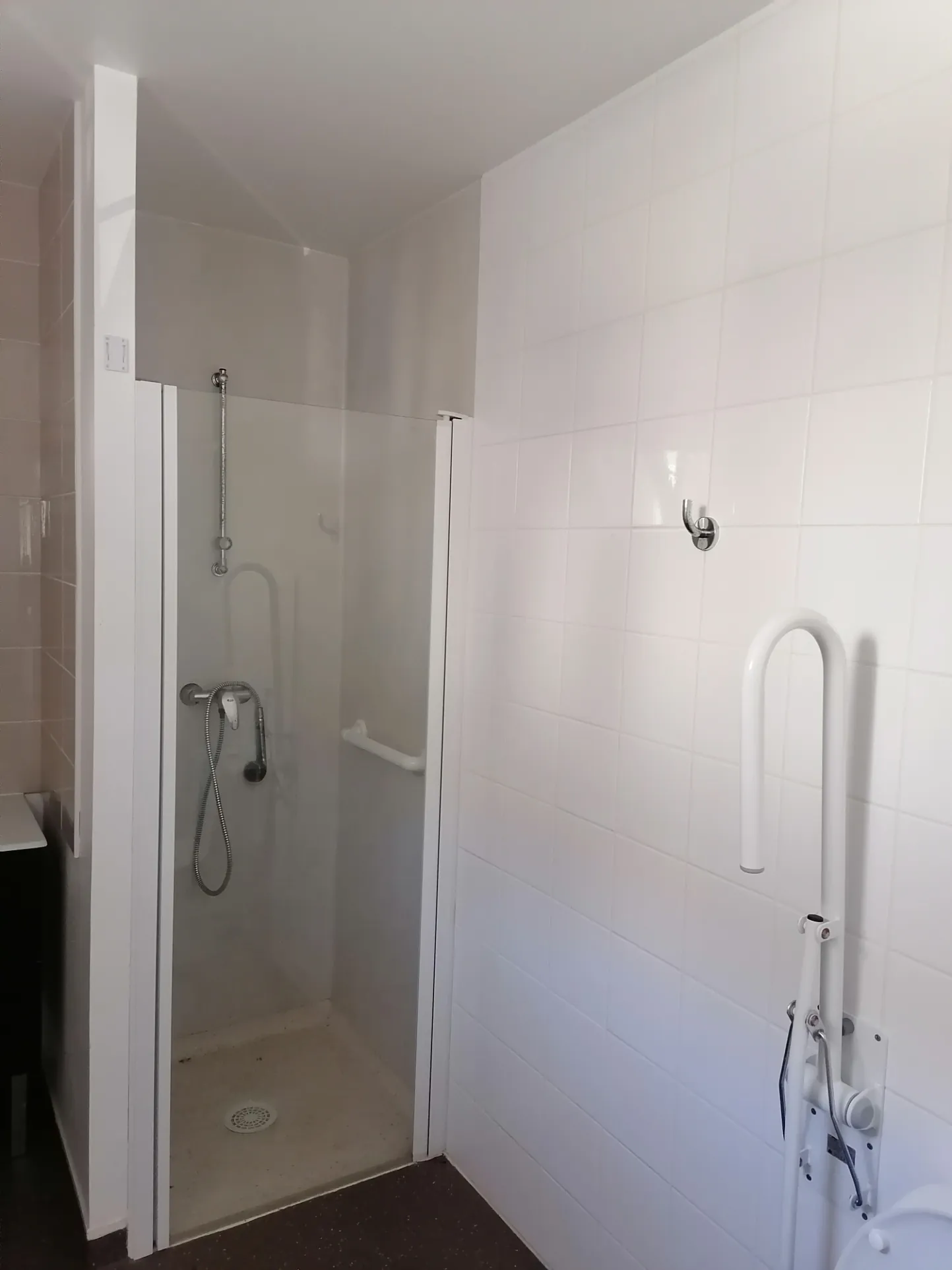 Studio en résidence sécurisée avec piscine à Guilvinec – Investissement ou pied-à-terre 
