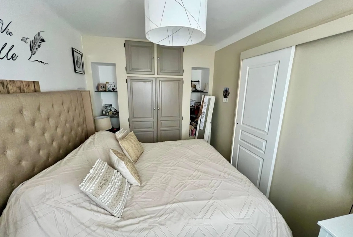 Appartement T4 lumineux avec vue mer à Hyères dans résidence sécurisée 