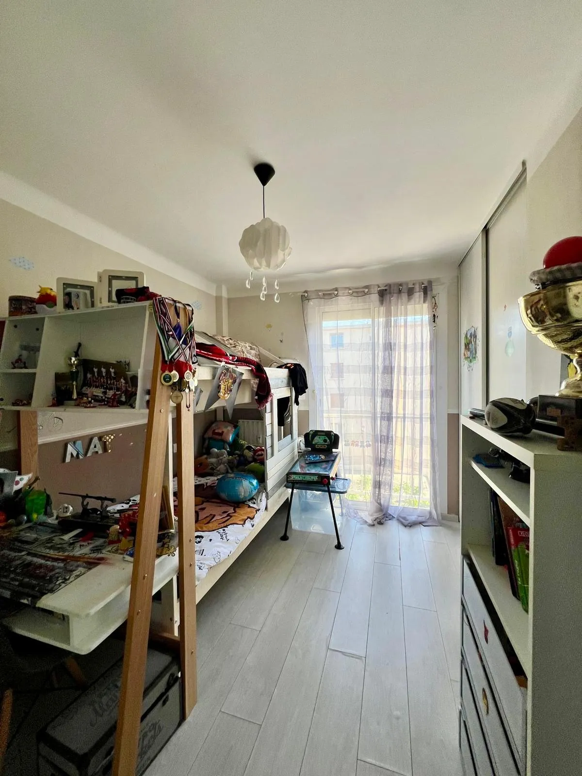 Appartement T4 lumineux avec vue mer à Hyères dans résidence sécurisée 