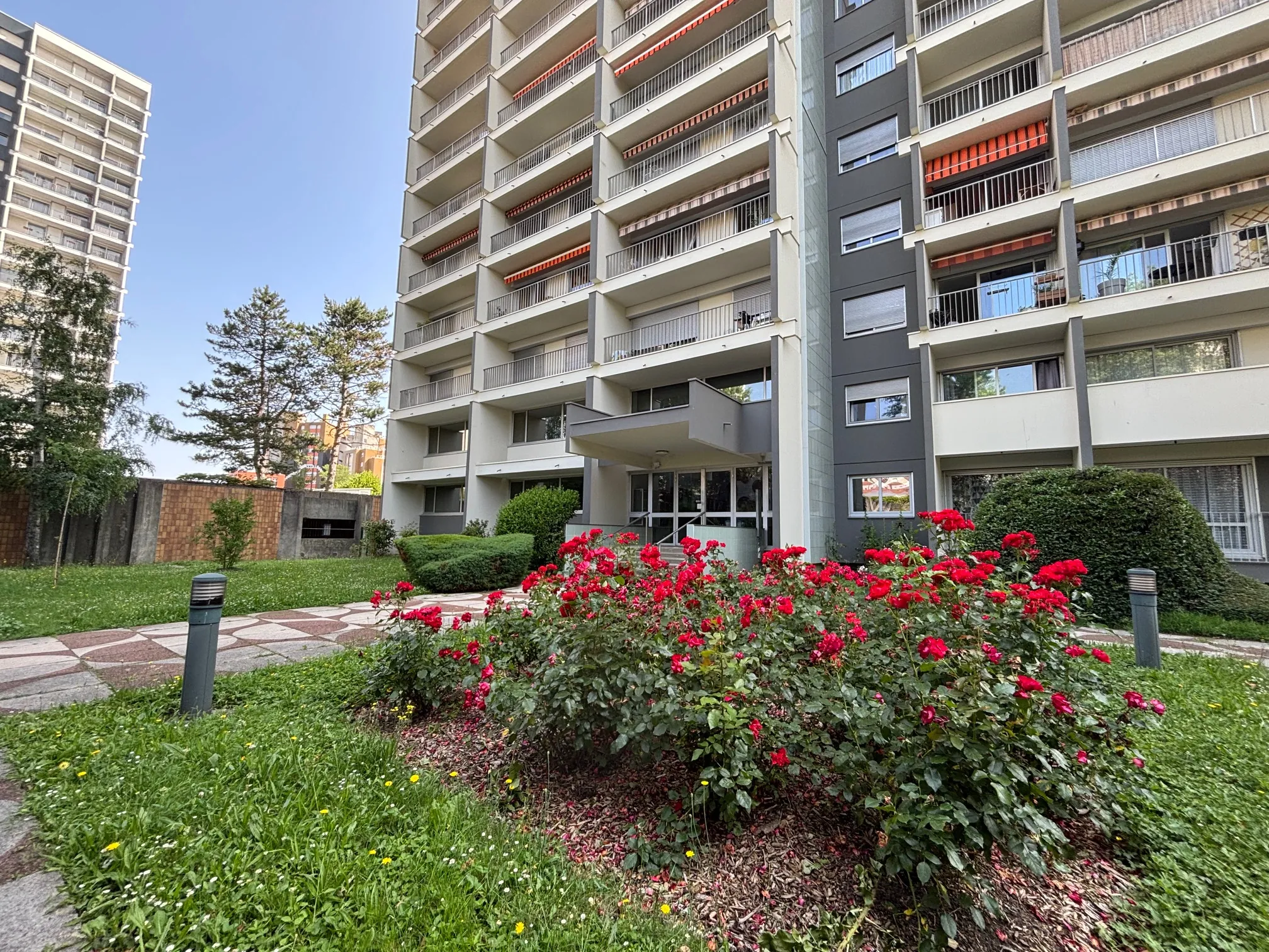 Appartement F5 lumineux avec 4 balcons à Saint-Étienne Bergson 
