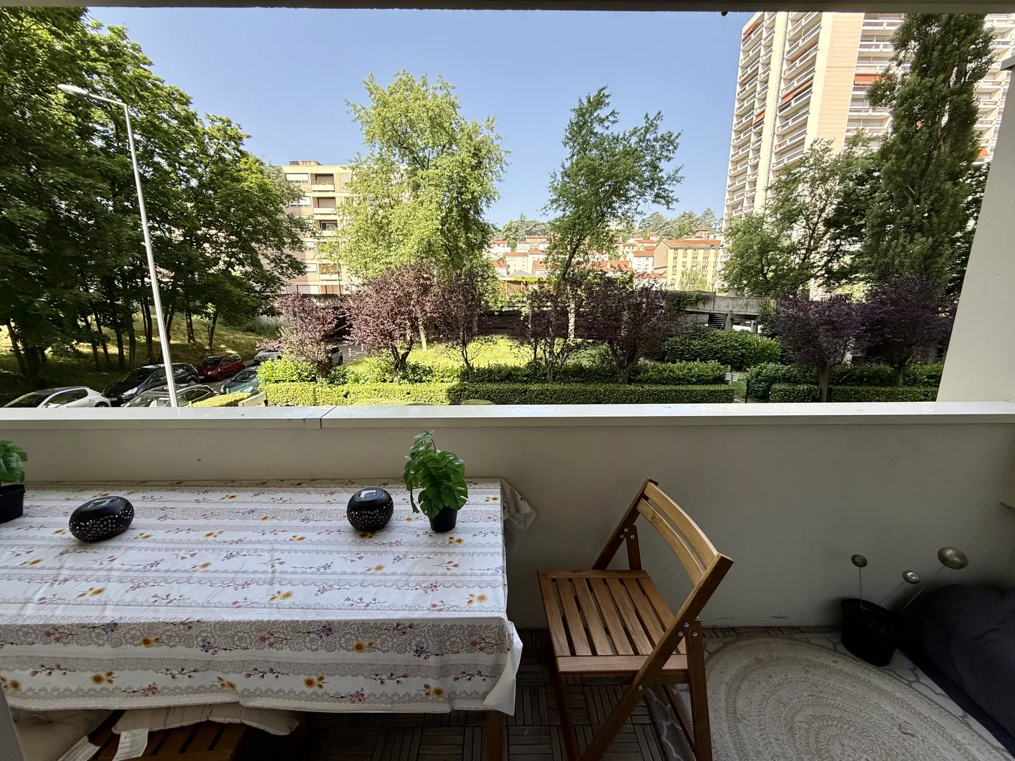 Appartement F5 lumineux avec 4 balcons à Saint-Étienne Bergson 