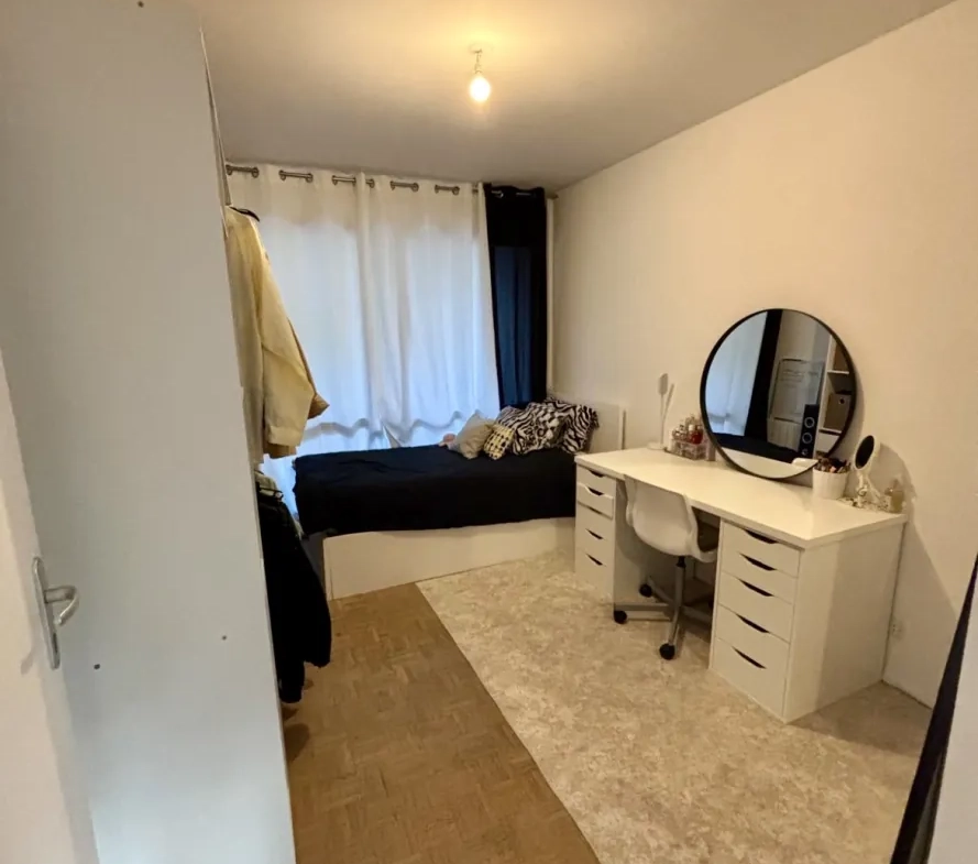 Appartement F5 lumineux avec 4 balcons à Saint-Étienne Bergson 