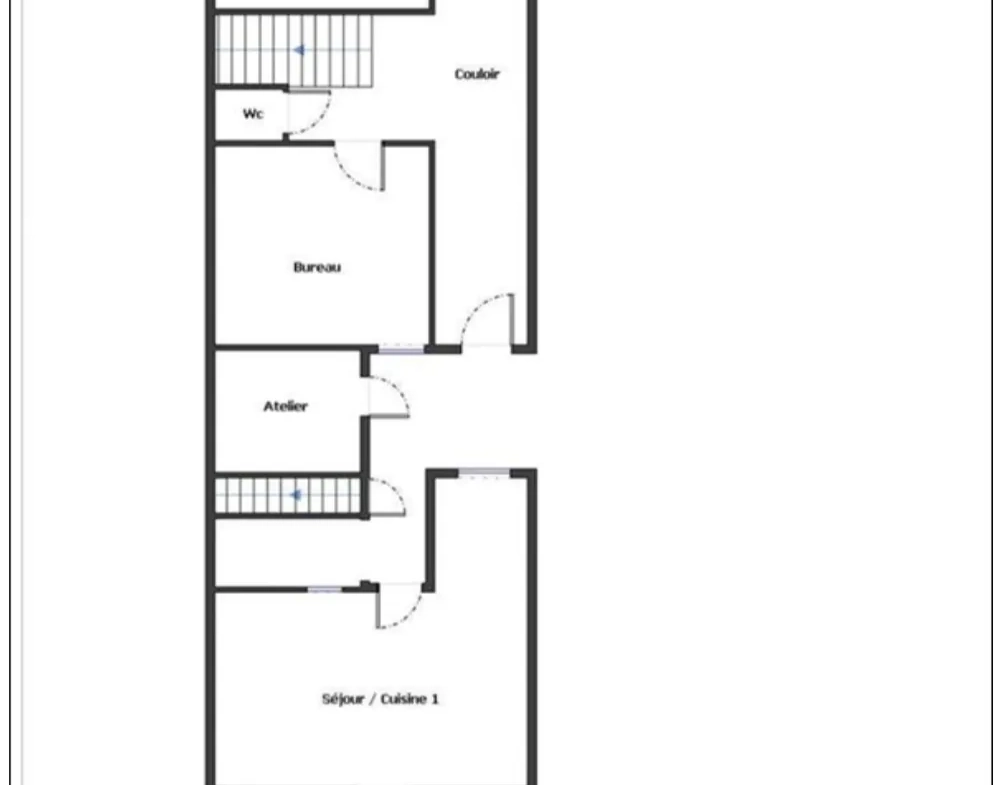 Grande maison de ville de 219m² à Bagneres de Bigorre avec potentiel de rénovation 