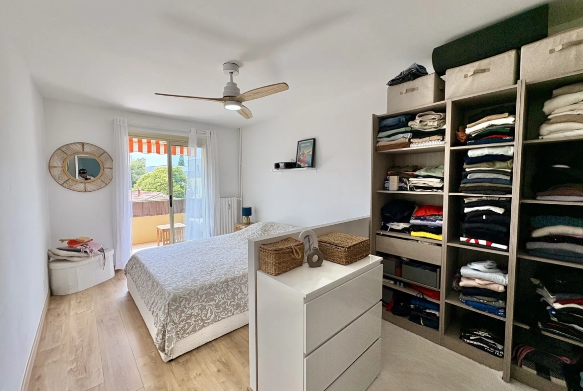 Charmant appartement T3 rénové avec terrasse et cave à Six-Fours-les-Plages 