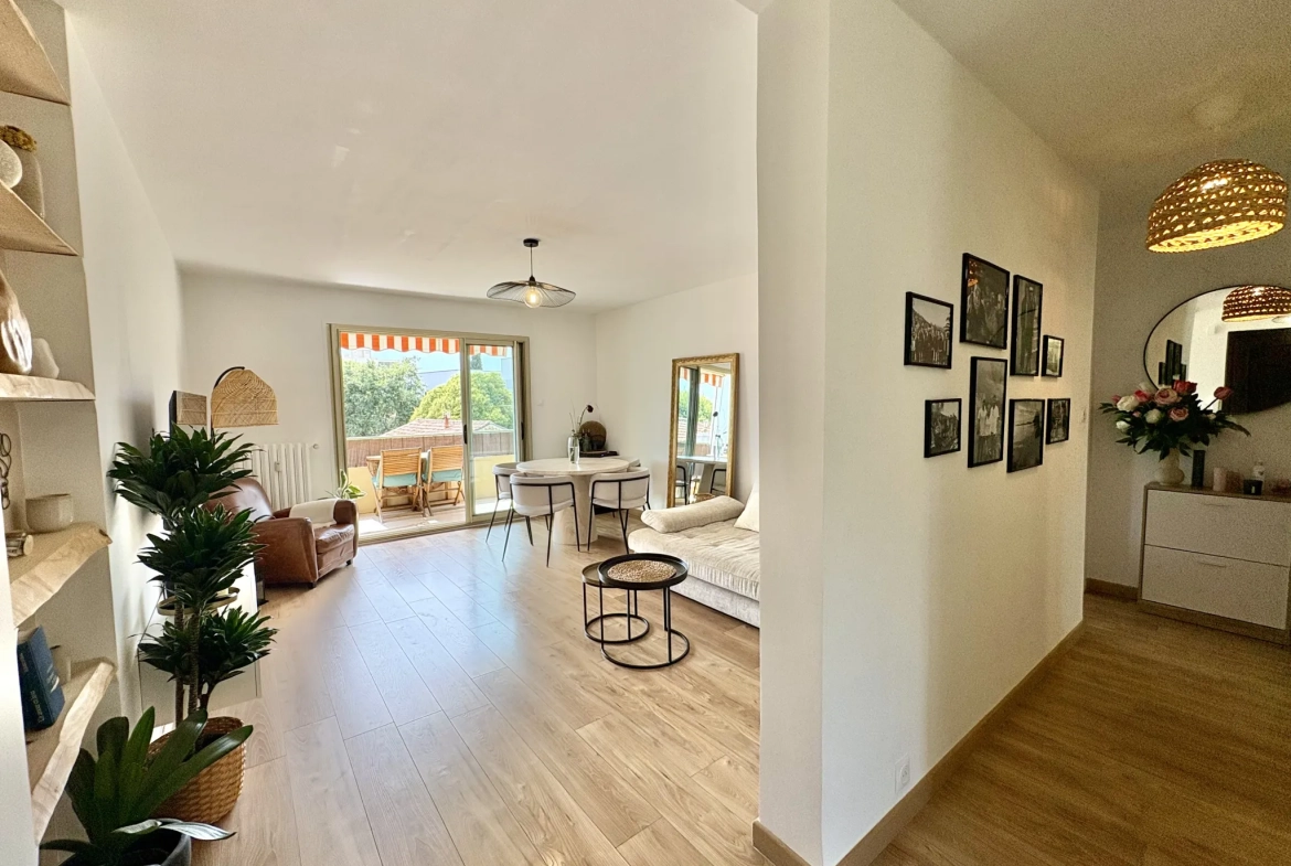 Charmant appartement T3 rénové avec terrasse et cave à Six-Fours-les-Plages 