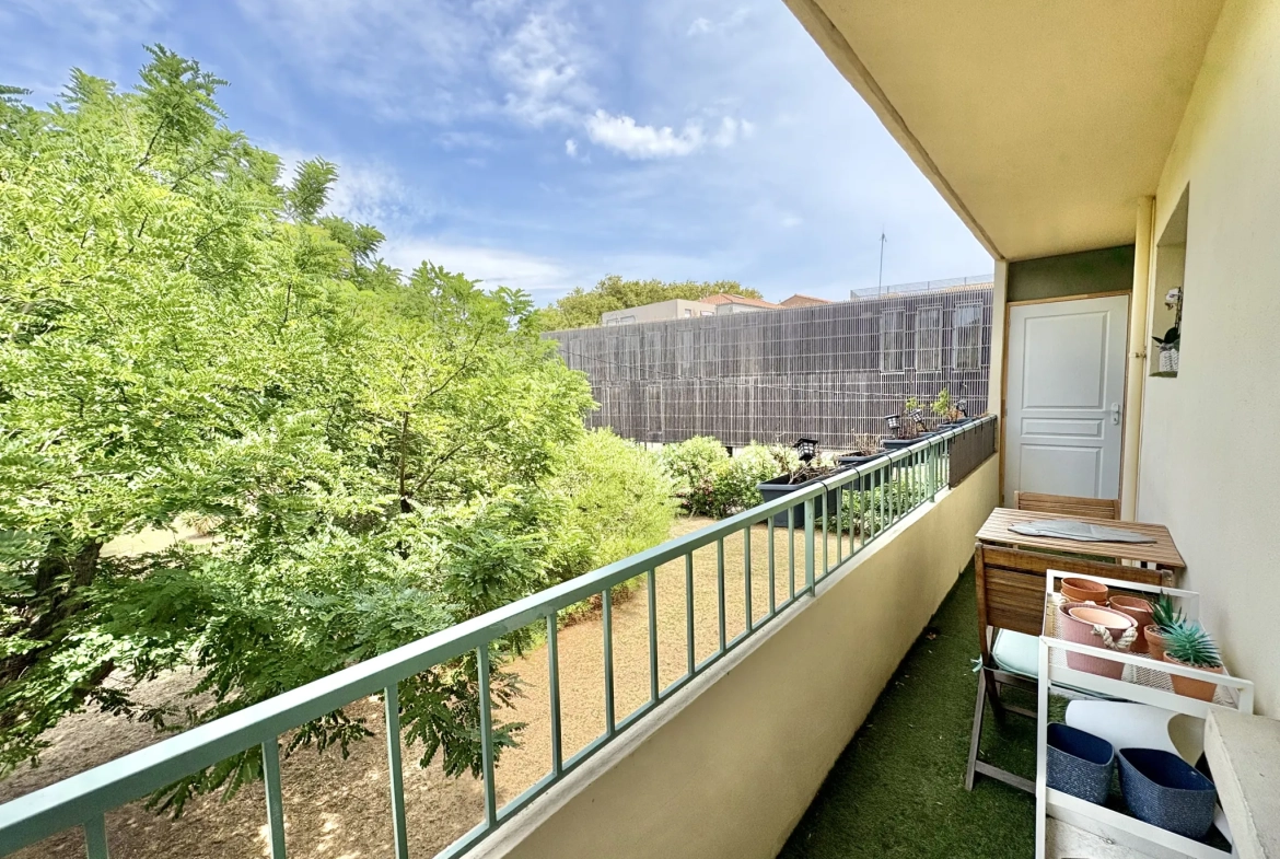 Charmant appartement T3 rénové avec terrasse et cave à Six-Fours-les-Plages 