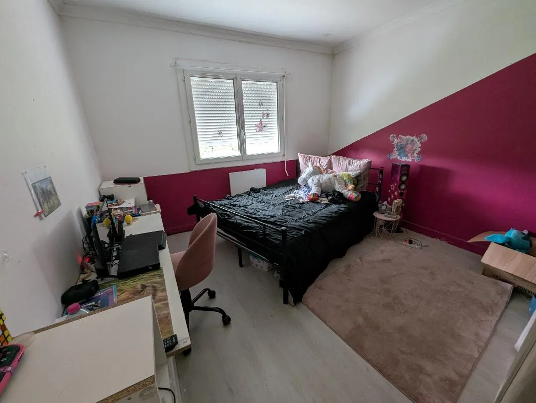 Maison familiale avec jardin de 1200 m² dans un environnement calme – 4 chambres 
