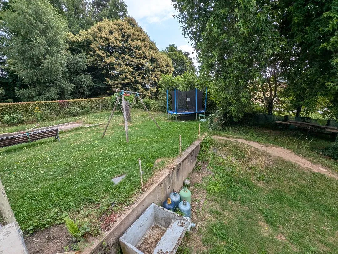 Maison familiale avec jardin de 1200 m² dans un environnement calme – 4 chambres 