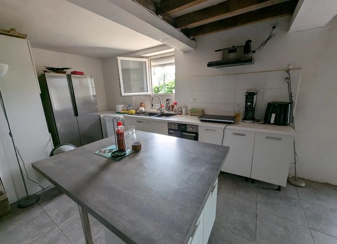 Maison familiale avec jardin de 1200 m² dans un environnement calme – 4 chambres 