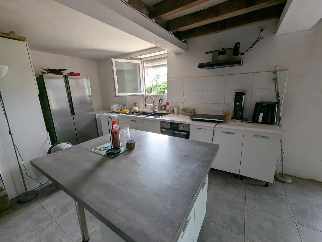 Maison familiale avec jardin de 1200 m² dans un environnement calme – 4 chambres 