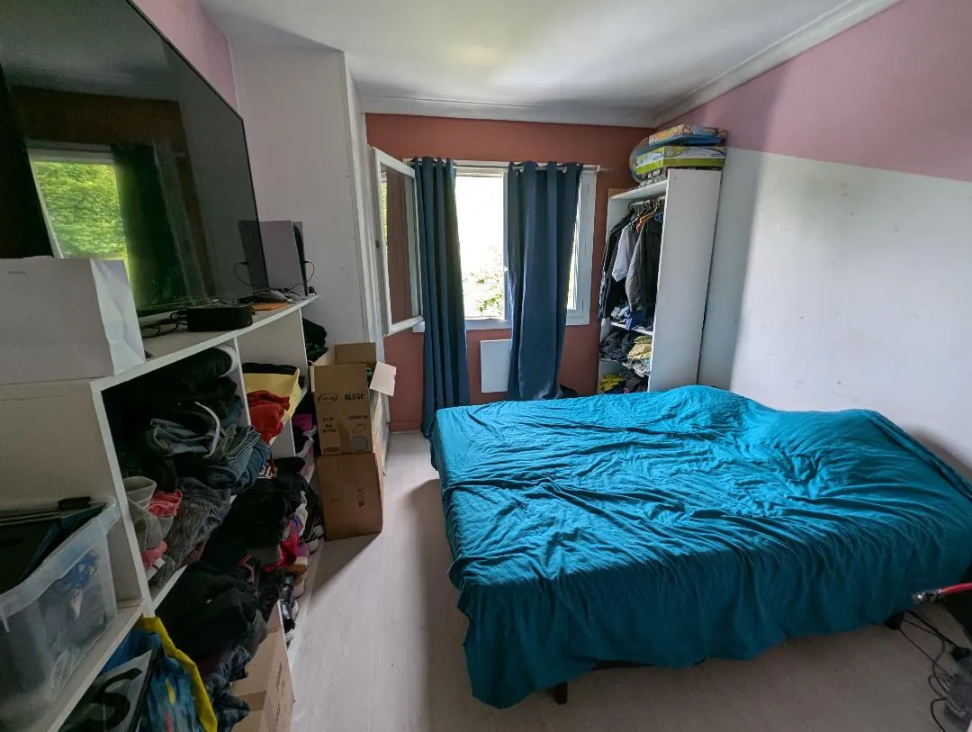 Maison familiale avec jardin de 1200 m² dans un environnement calme – 4 chambres 