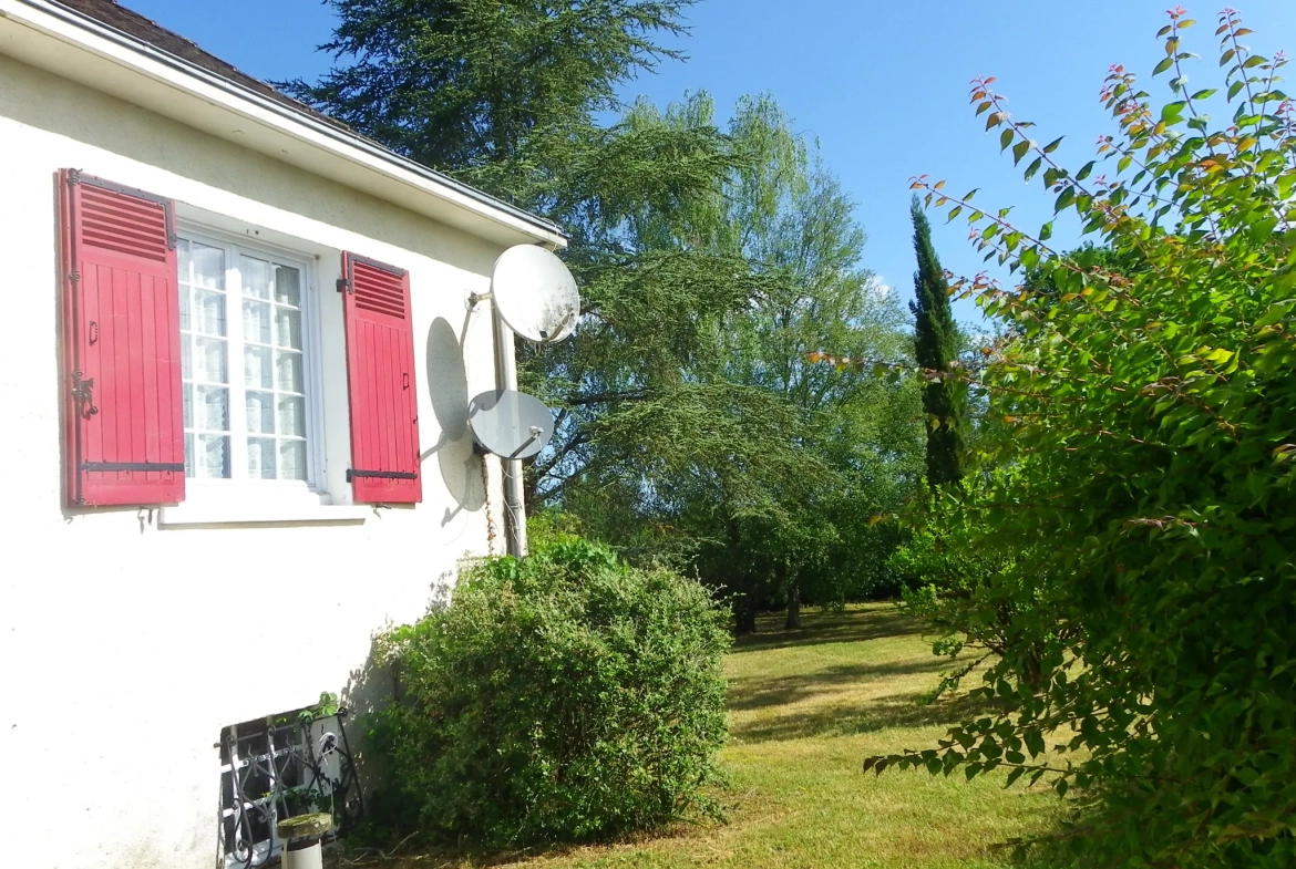 Belle maison familiale de 170 m² avec piscine et grand hangar à Bourdeilles 
