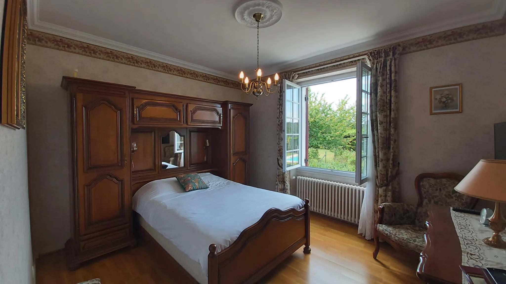 Belle maison familiale de 170 m² avec piscine et grand hangar à Bourdeilles 