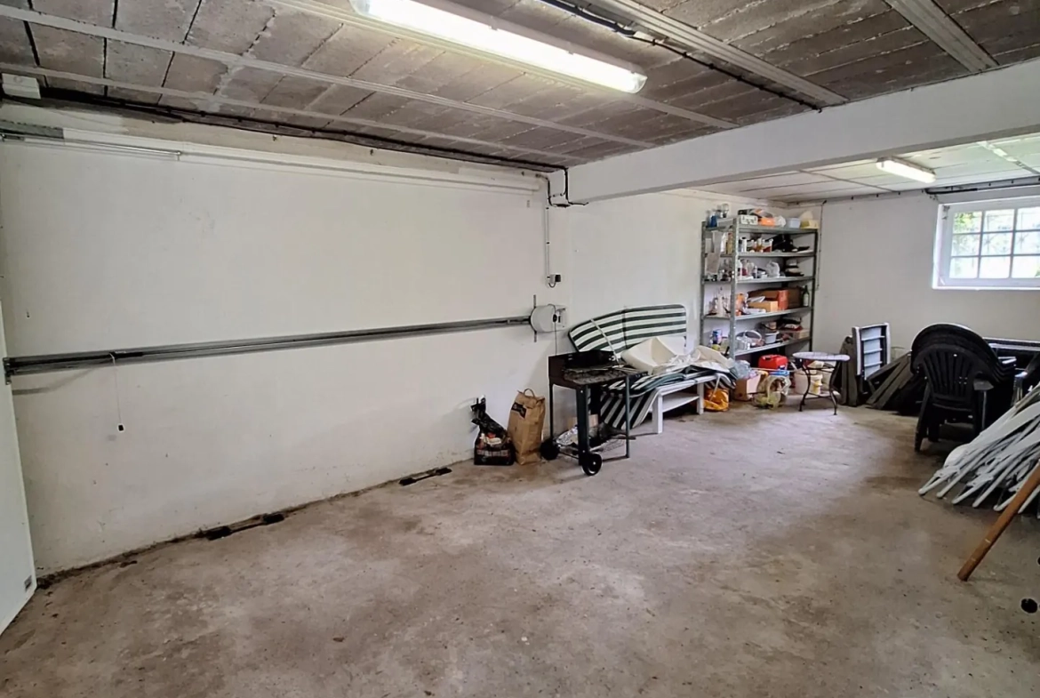 Belle maison familiale de 170 m² avec piscine et grand hangar à Bourdeilles 