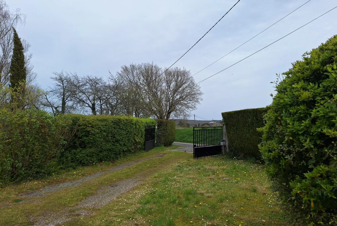 Belle maison familiale de 170 m² avec piscine et grand hangar à Bourdeilles 