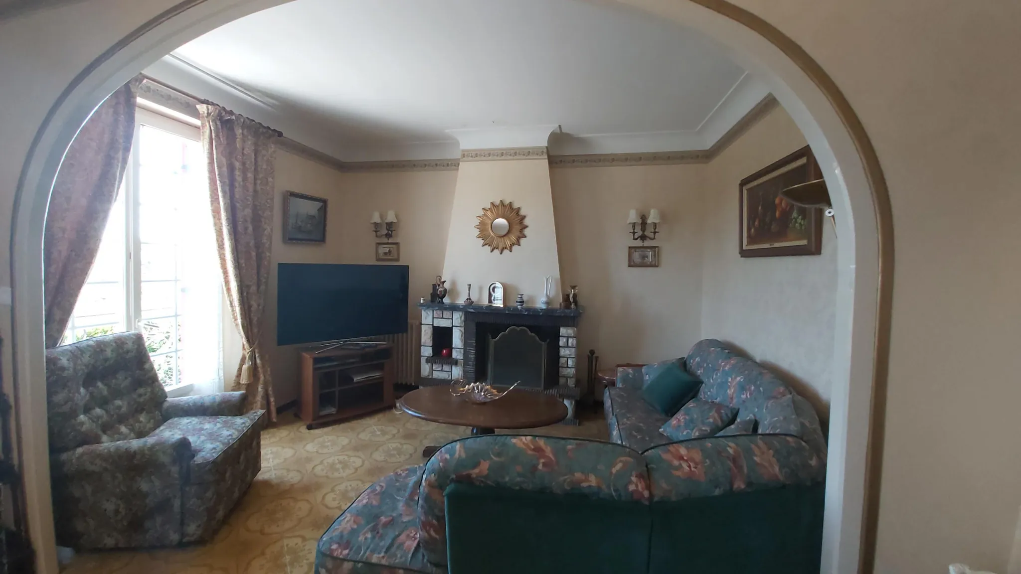 Belle maison familiale de 170 m² avec piscine et grand hangar à Bourdeilles 