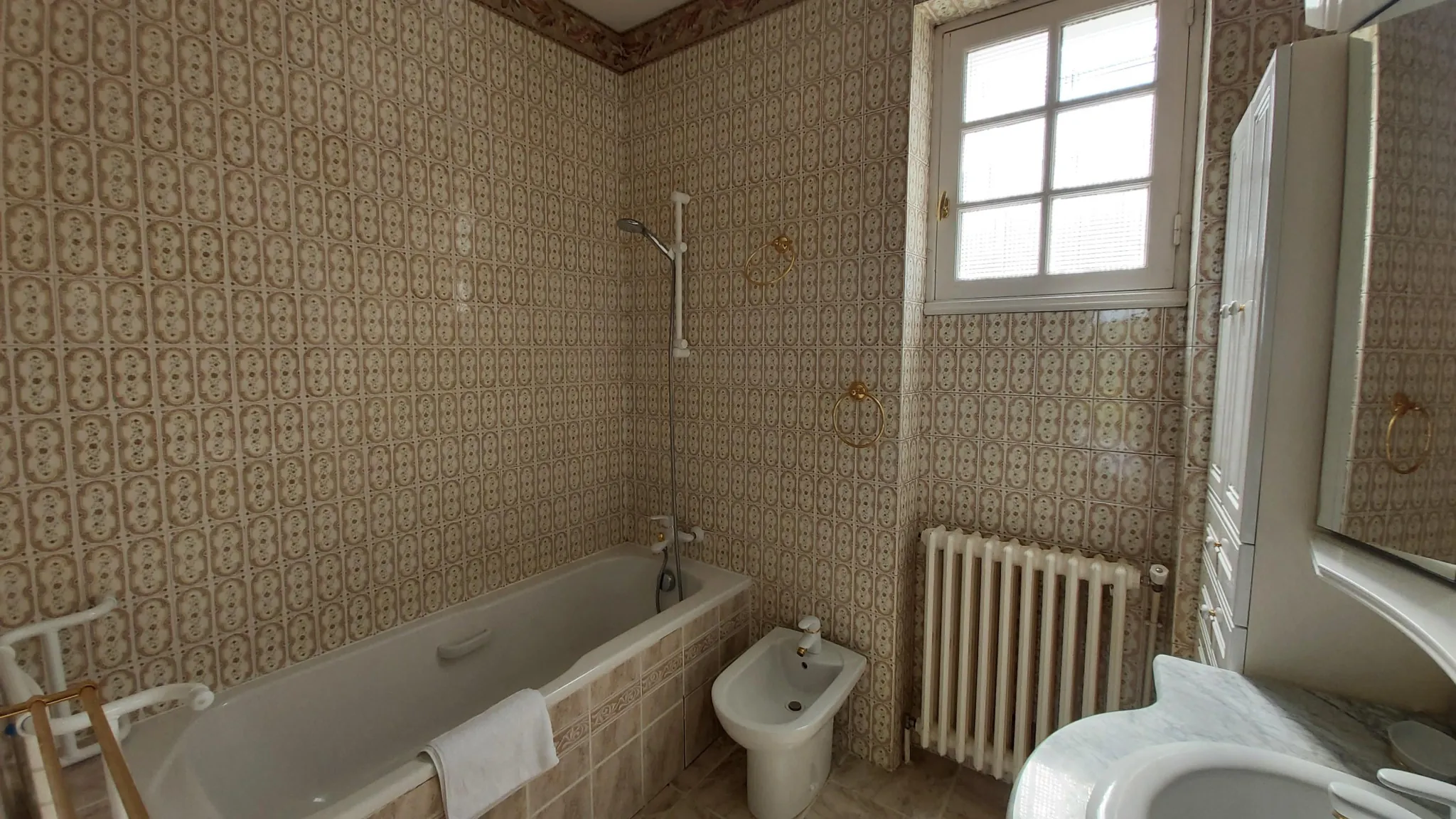 Belle maison familiale de 170 m² avec piscine et grand hangar à Bourdeilles 