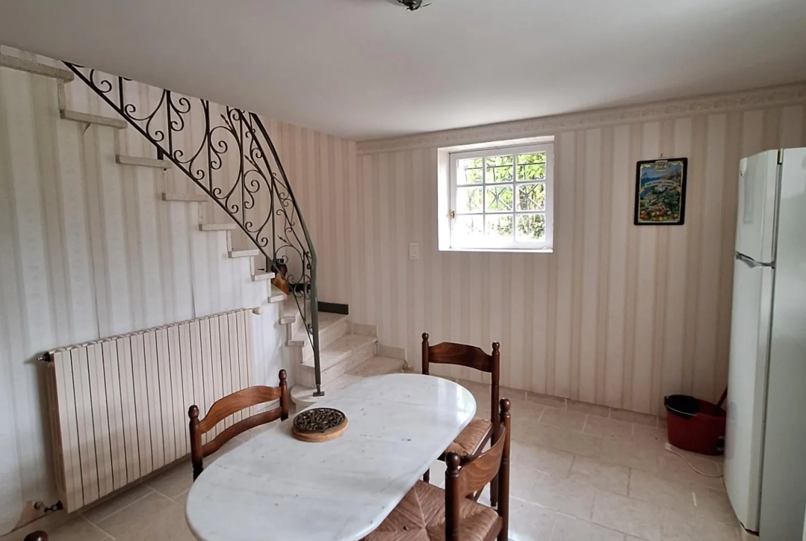 Belle maison familiale de 170 m² avec piscine et grand hangar à Bourdeilles 