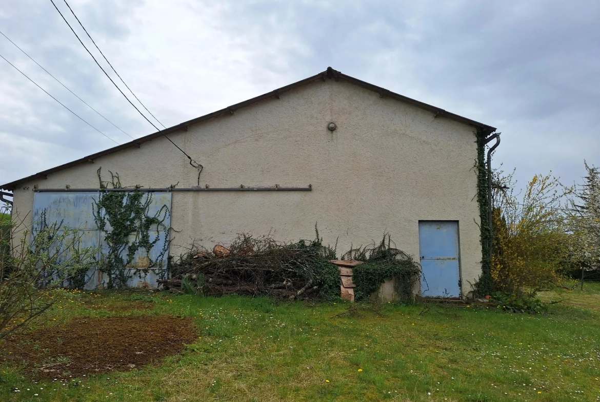 Belle maison familiale de 170 m² avec piscine et grand hangar à Bourdeilles 