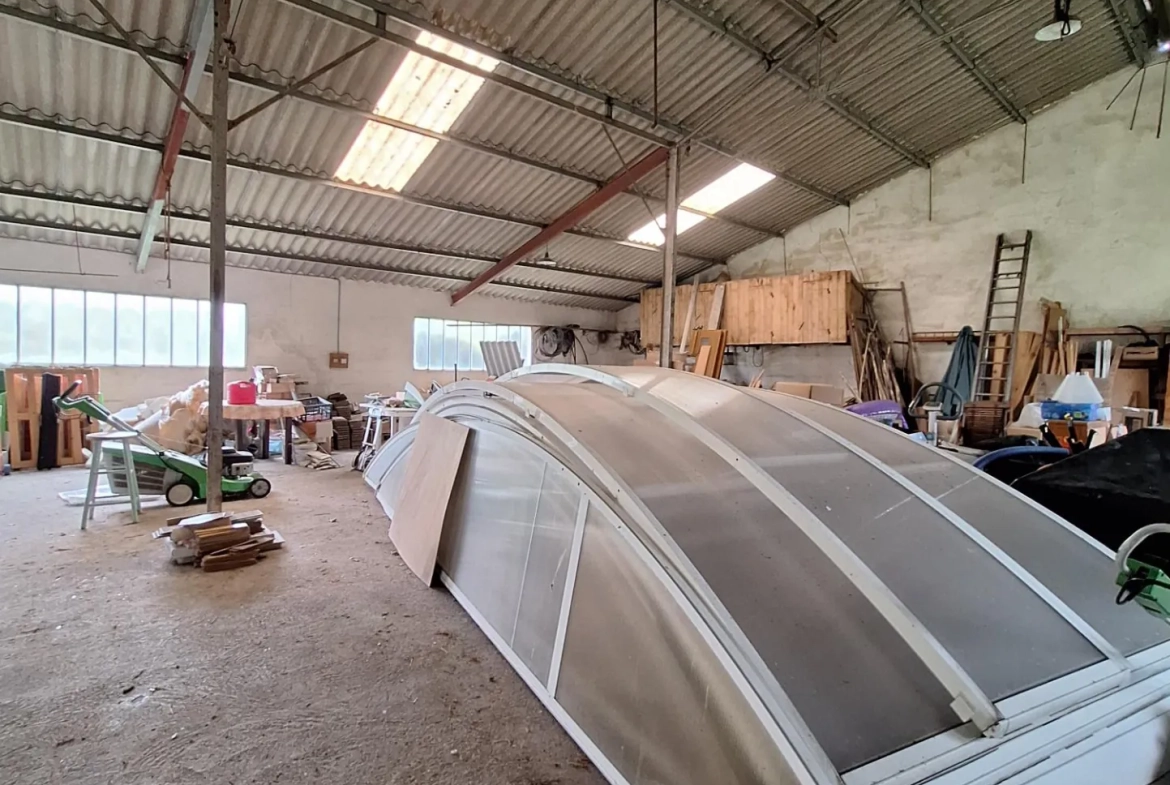 Belle maison familiale de 170 m² avec piscine et grand hangar à Bourdeilles 