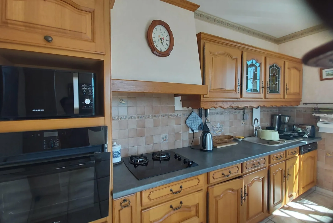 Belle maison familiale de 170 m² avec piscine et grand hangar à Bourdeilles 