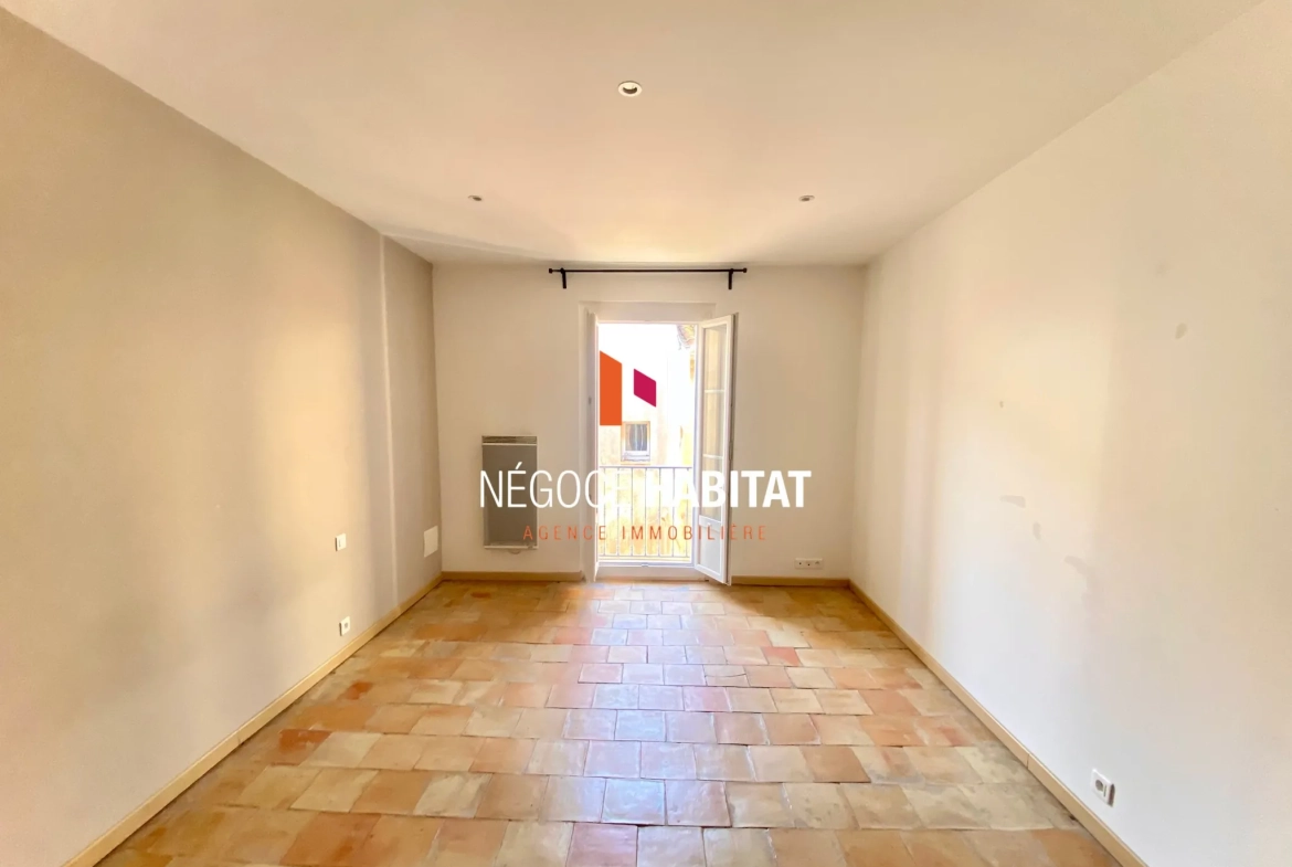 Appartement T3 rénové de 79 m² à Canet, proche centre-ville et commerces 