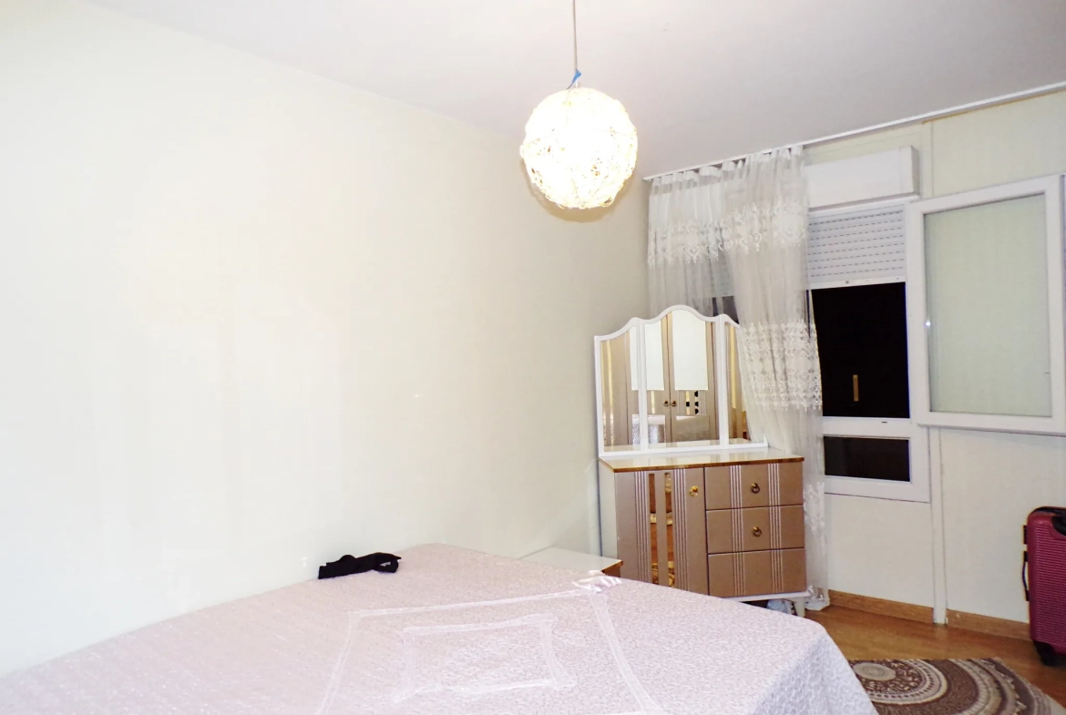 Appartement T5 rénové à Evreux, proche commodités et transport 