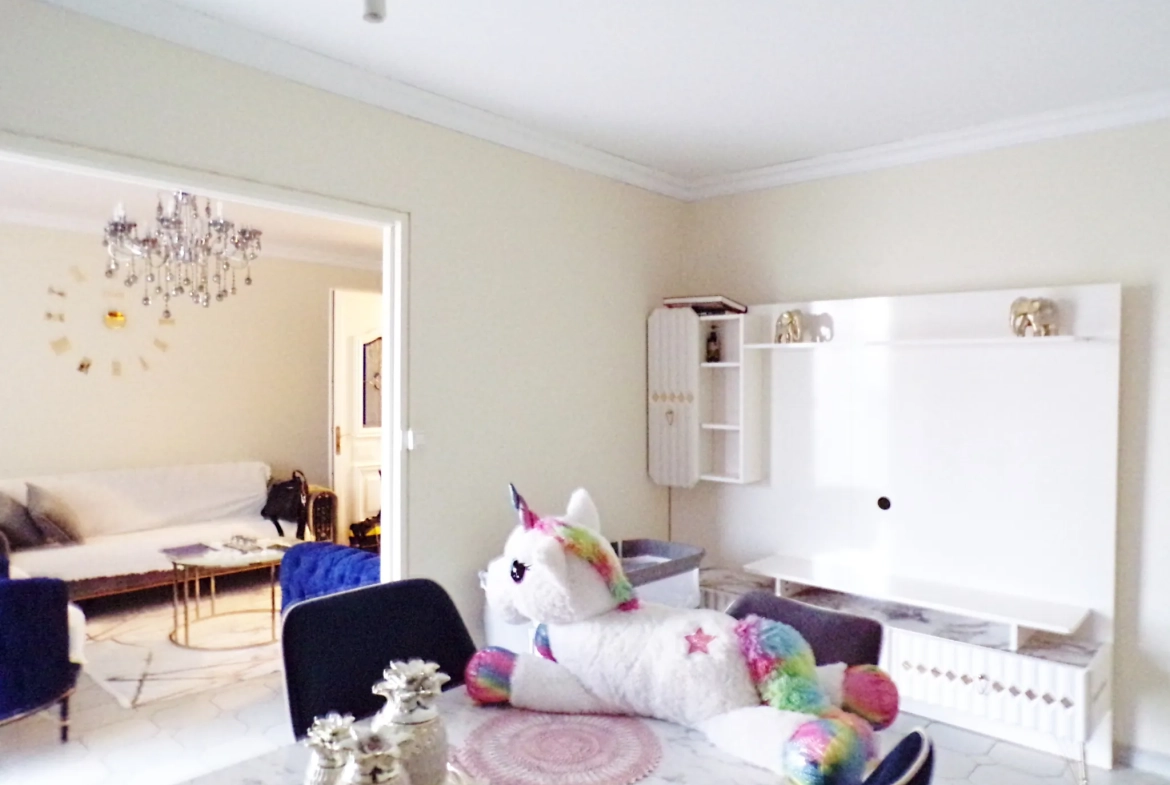 Appartement T5 rénové à Evreux, proche commodités et transport 