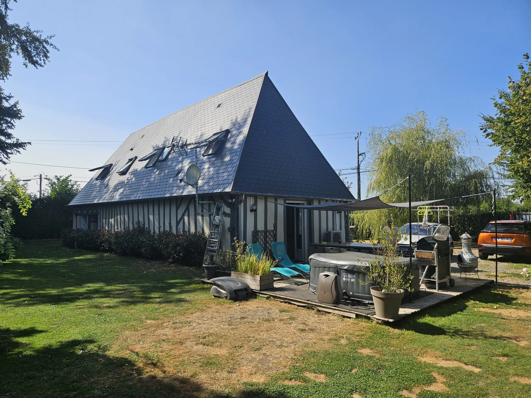 Maison normande rénovée avec jardin entre Cormeilles et Bernay 