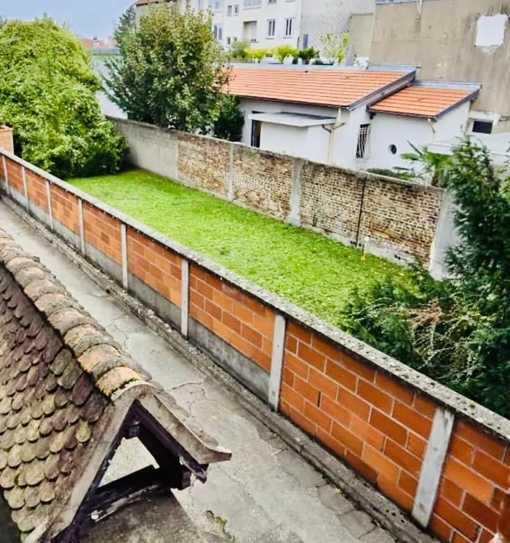 Terrain constructible à Saint-Cloud de 140 m² avec permis en 2025 