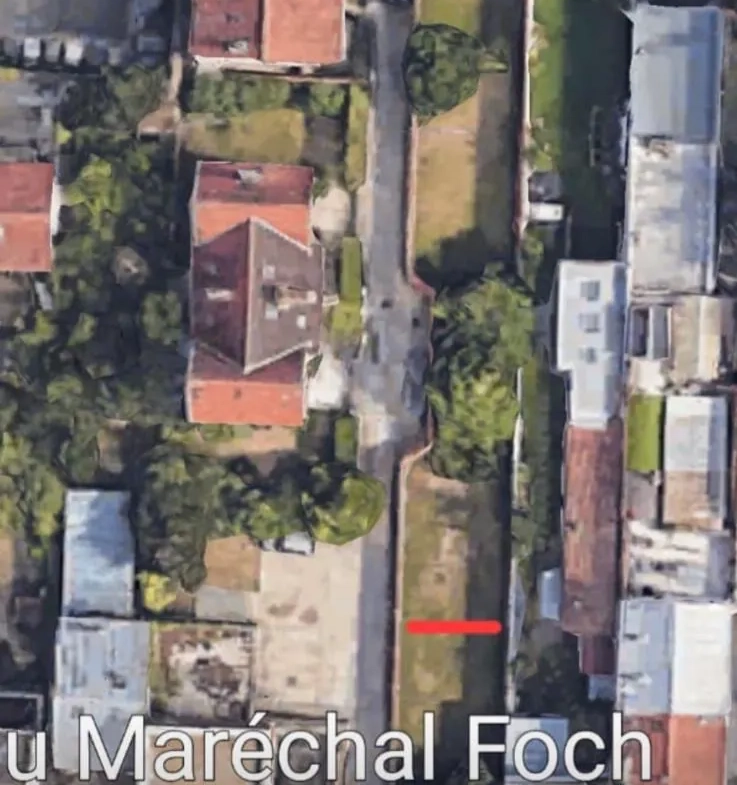 Terrain constructible à Saint-Cloud de 140 m² avec permis en 2025 