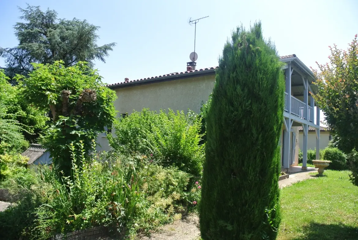 Maison landaise avec 4 chambres et garage à Marmande 