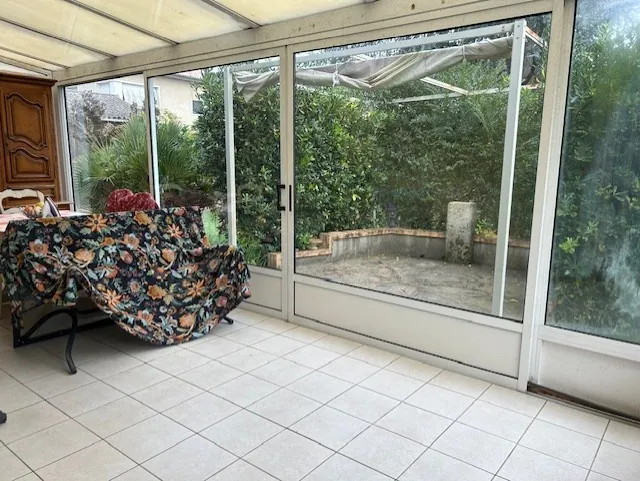 Maison landaise avec 4 chambres et garage à Marmande 