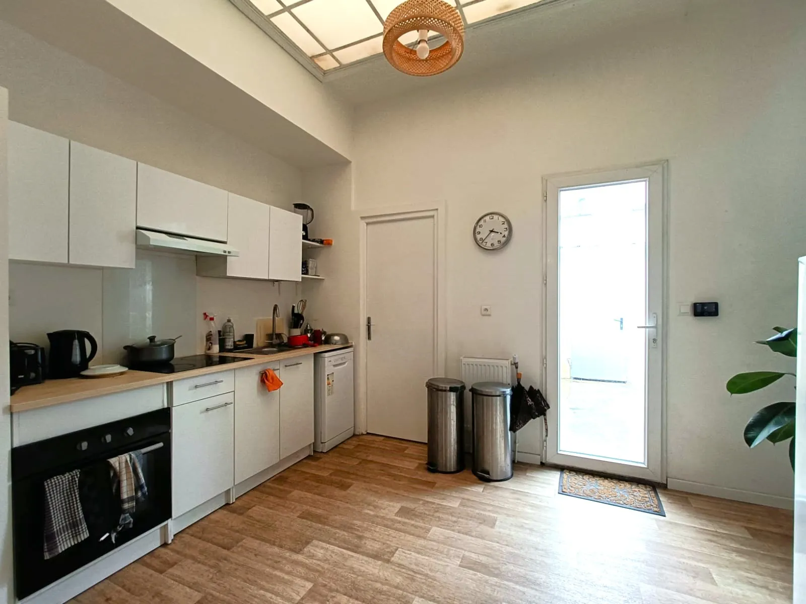 Maison d'investissement avec 5 chambres à Roubaix, forte rentabilité et location clé en main 