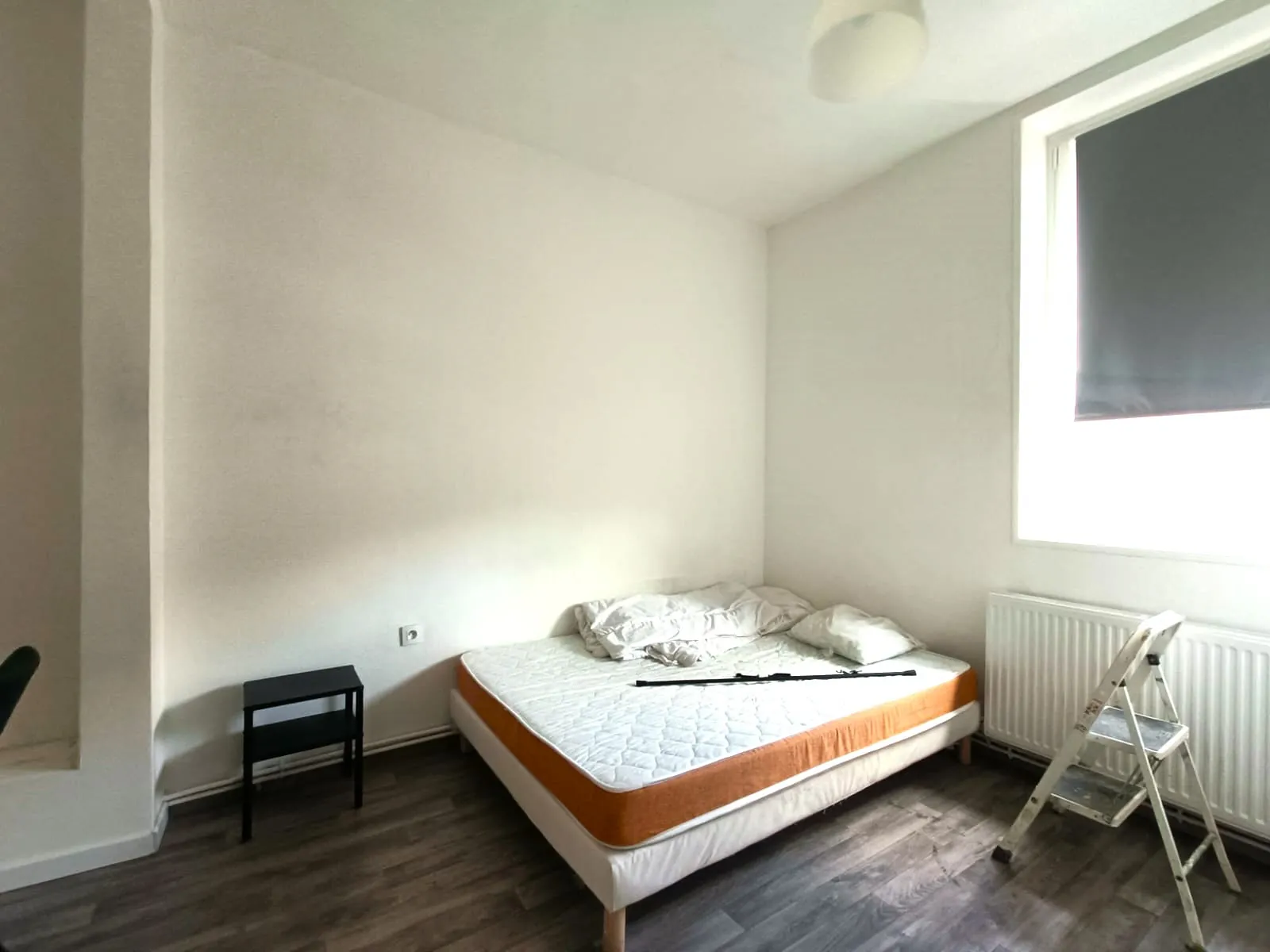 Maison d'investissement avec 5 chambres à Roubaix, forte rentabilité et location clé en main 
