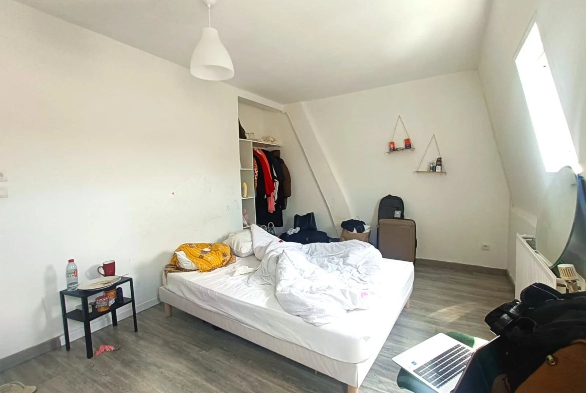 Maison d'investissement avec 5 chambres à Roubaix, forte rentabilité et location clé en main 