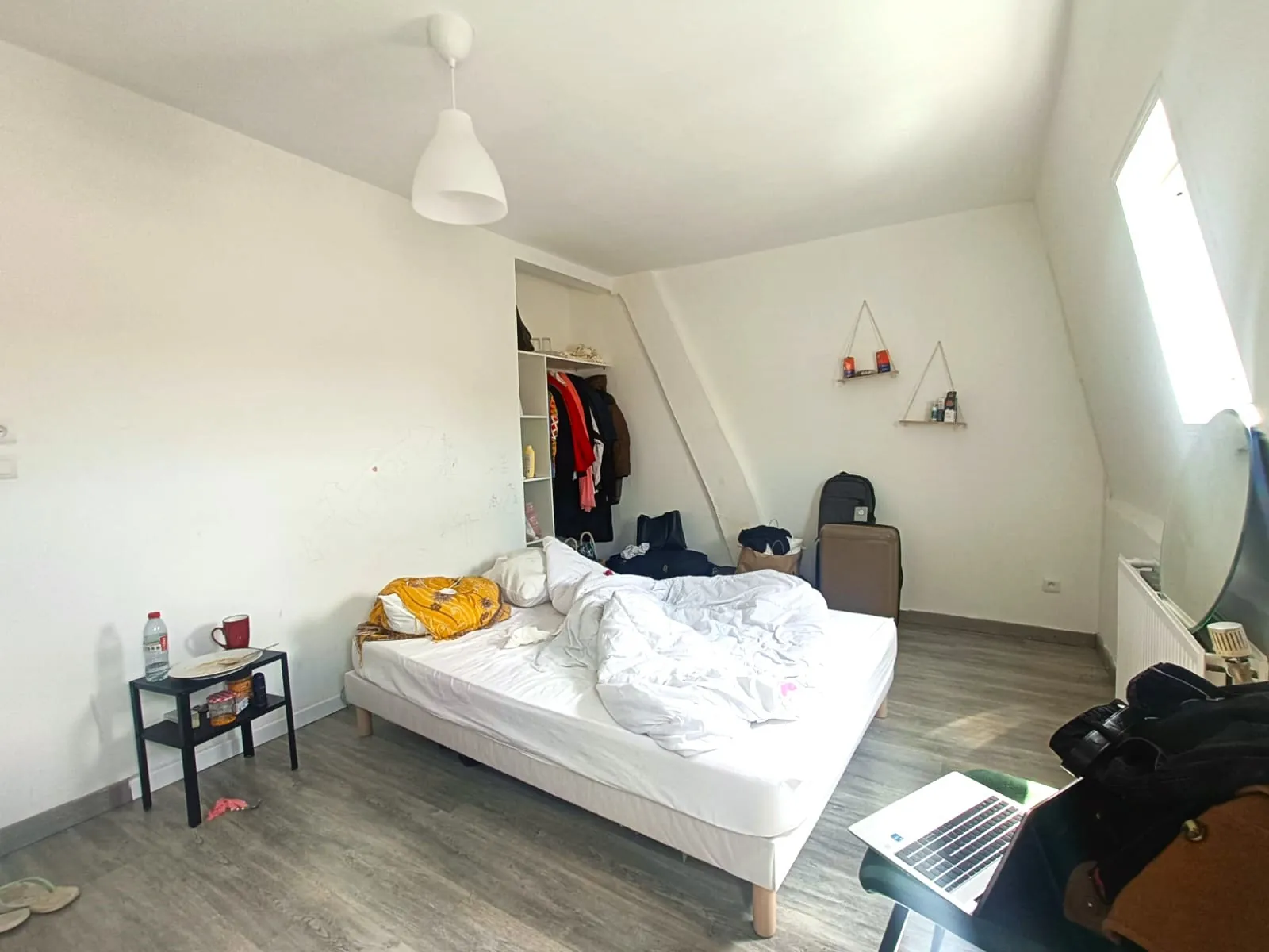 Maison d'investissement avec 5 chambres à Roubaix, forte rentabilité et location clé en main 