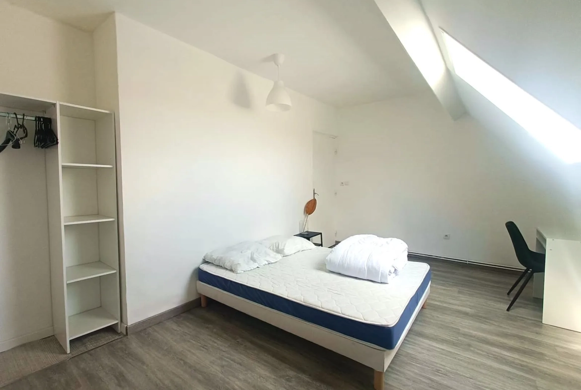 Maison d'investissement avec 5 chambres à Roubaix, forte rentabilité et location clé en main 