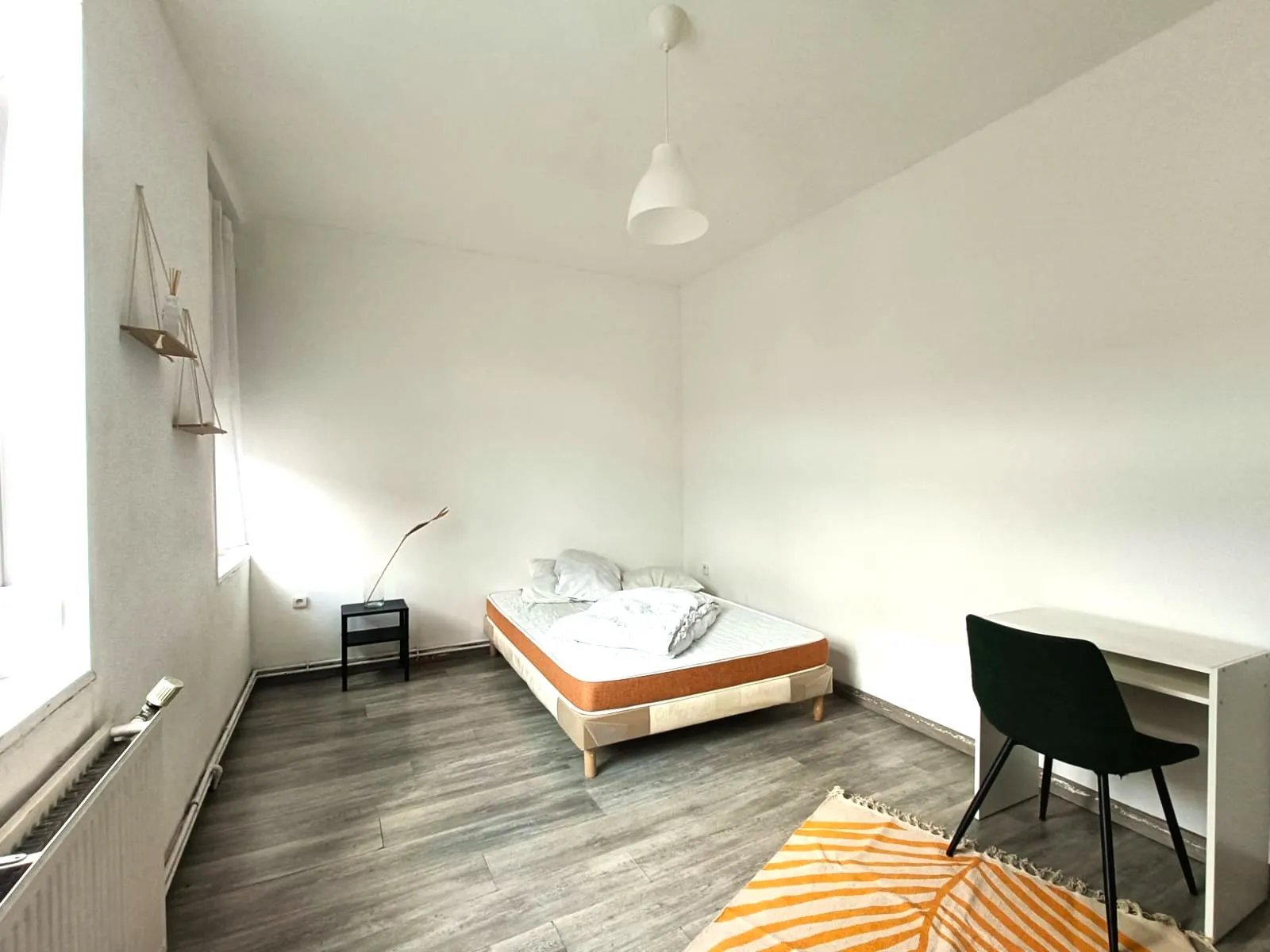 Maison d'investissement avec 5 chambres à Roubaix, forte rentabilité et location clé en main 