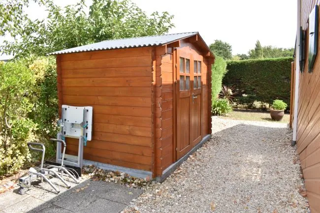 Charmant chalet en bois à 2 km de la plage d'Oléron avec jardin et mezzanine 