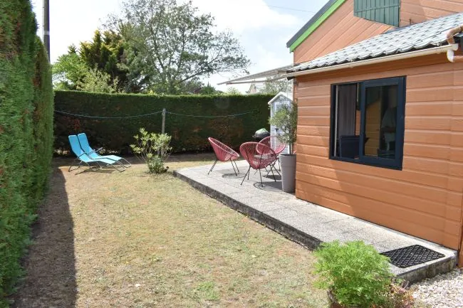 Charmant chalet en bois à 2 km de la plage d'Oléron avec jardin et mezzanine 